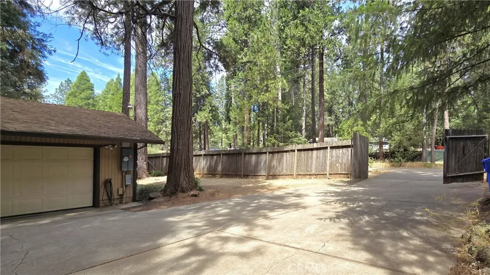 6566 Woodward Magalia, CA 95954
