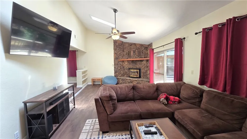 6566 Woodward Magalia, CA 95954