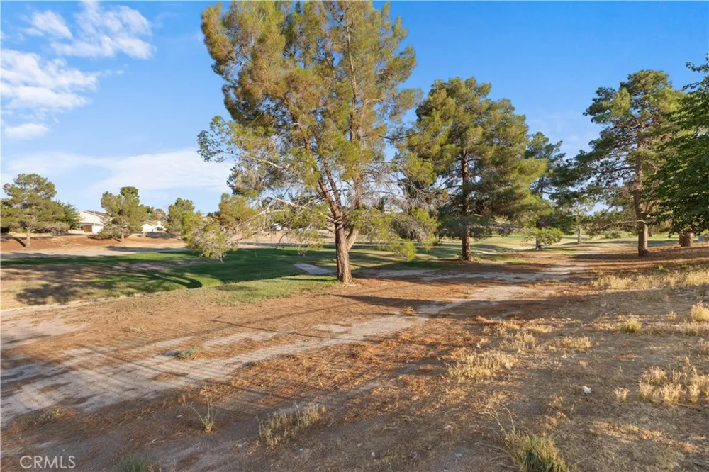 16092 Lakewood Place Victorville, CA 92395