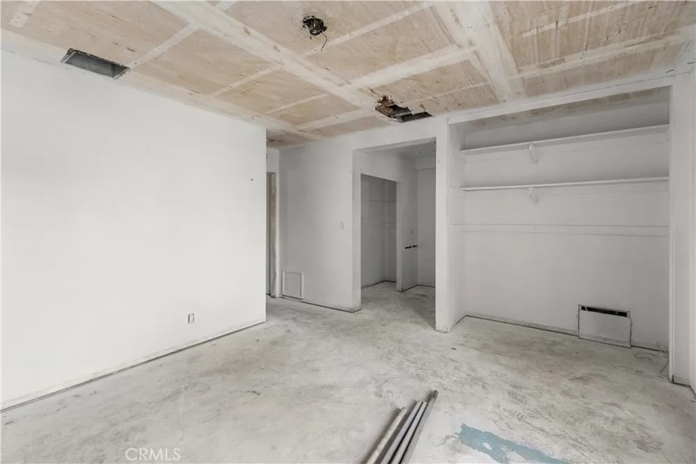 16092 Lakewood Place Victorville, CA 92395