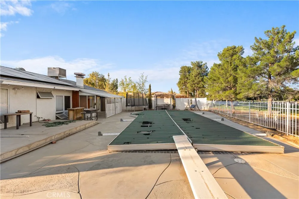 16092 Lakewood Place Victorville, CA 92395