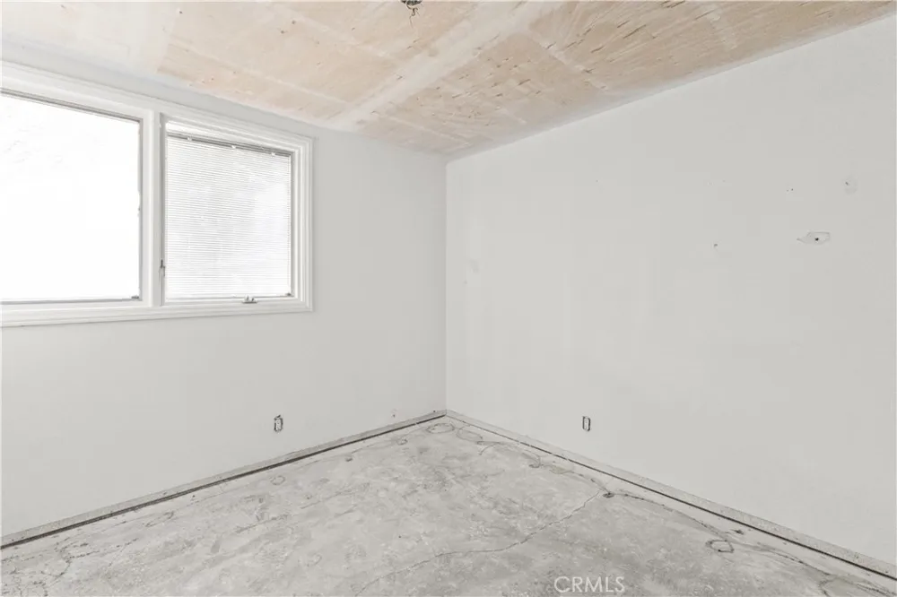 16092 Lakewood Place Victorville, CA 92395