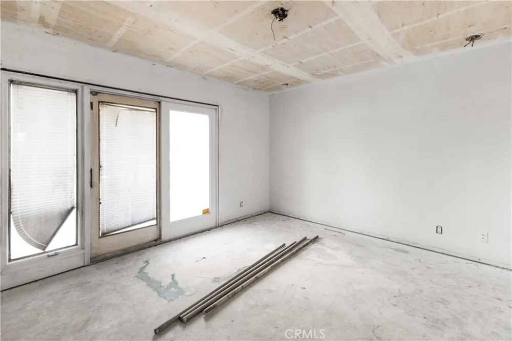 16092 Lakewood Place Victorville, CA 92395