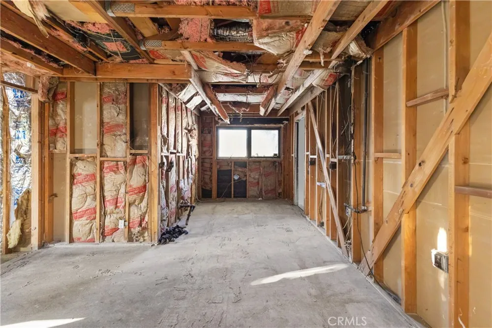 16092 Lakewood Place Victorville, CA 92395