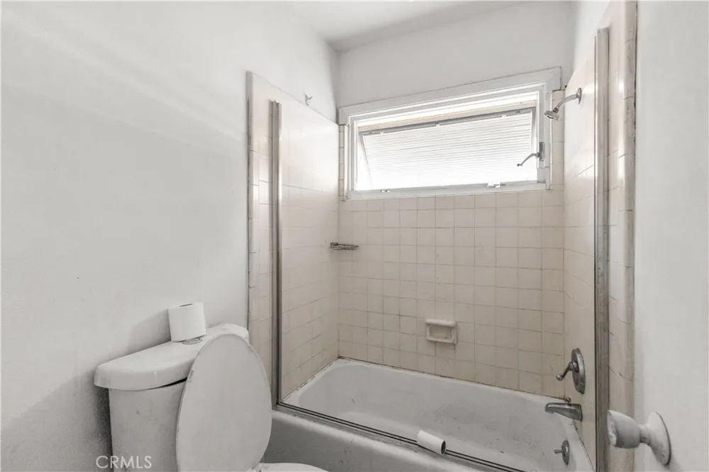 16092 Lakewood Place Victorville, CA 92395