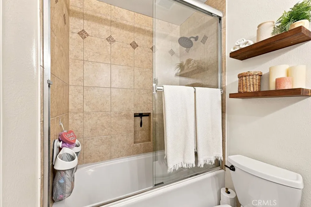 21919 Grovepark Saugus, CA 91350