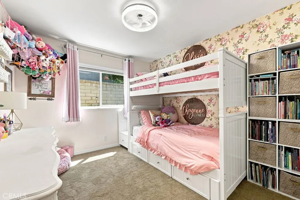 21919 Grovepark Saugus, CA 91350