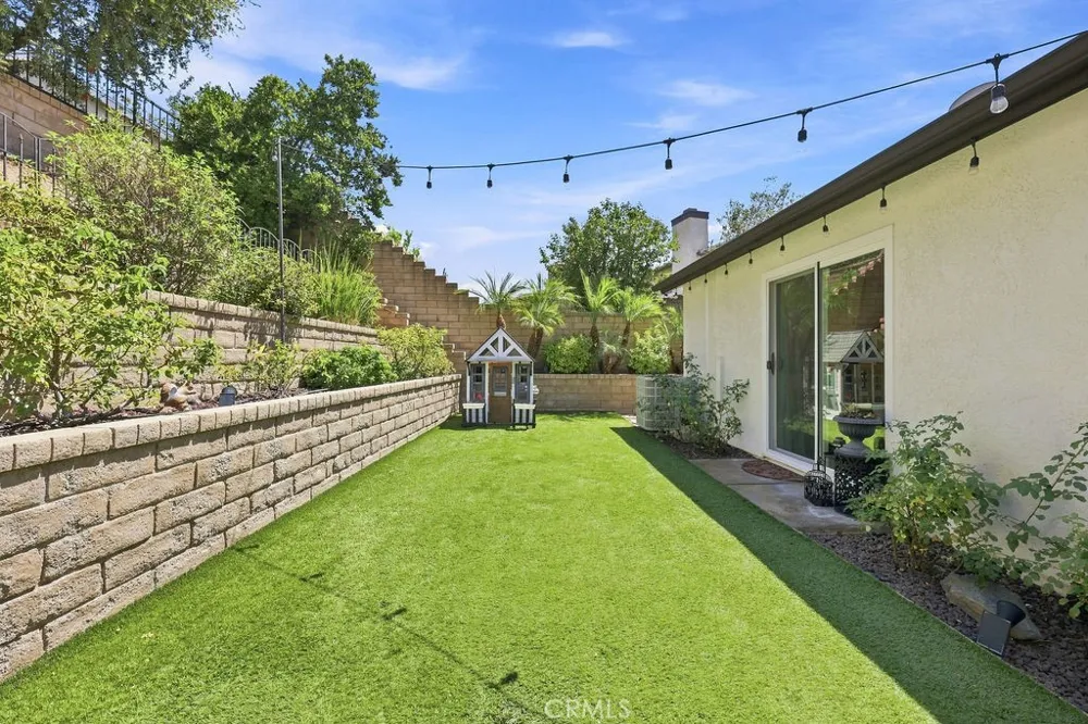 21919 Grovepark Saugus, CA 91350