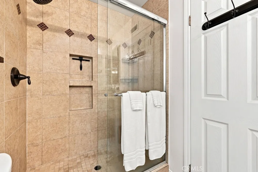 21919 Grovepark Saugus, CA 91350