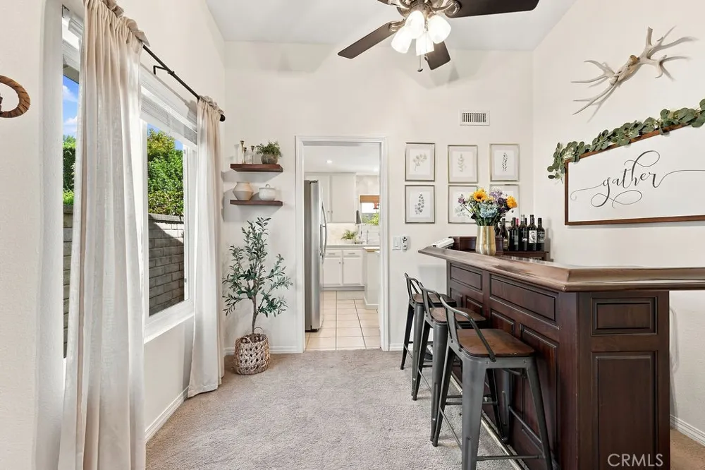 21919 Grovepark Saugus, CA 91350