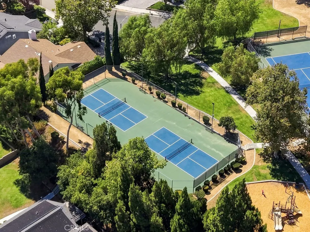 21919 Grovepark Saugus, CA 91350
