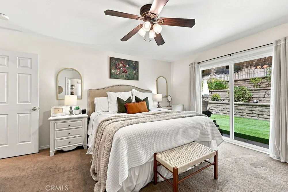 21919 Grovepark Saugus, CA 91350