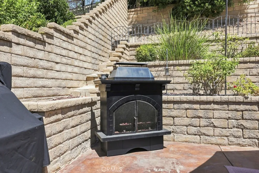 21919 Grovepark Saugus, CA 91350