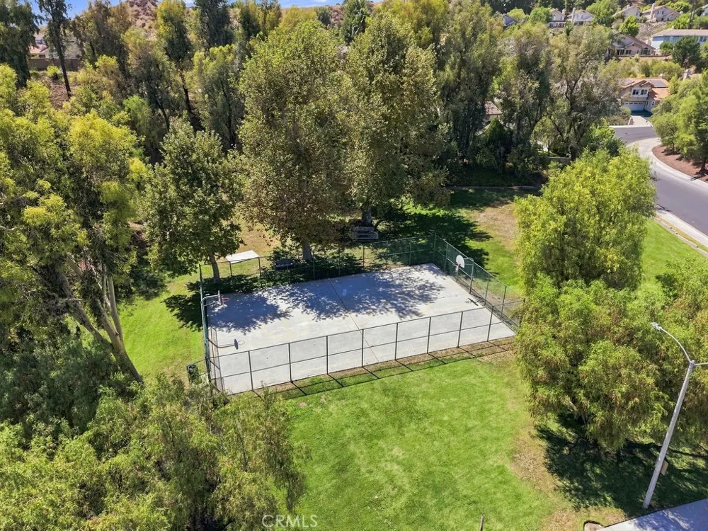 21919 Grovepark Saugus, CA 91350