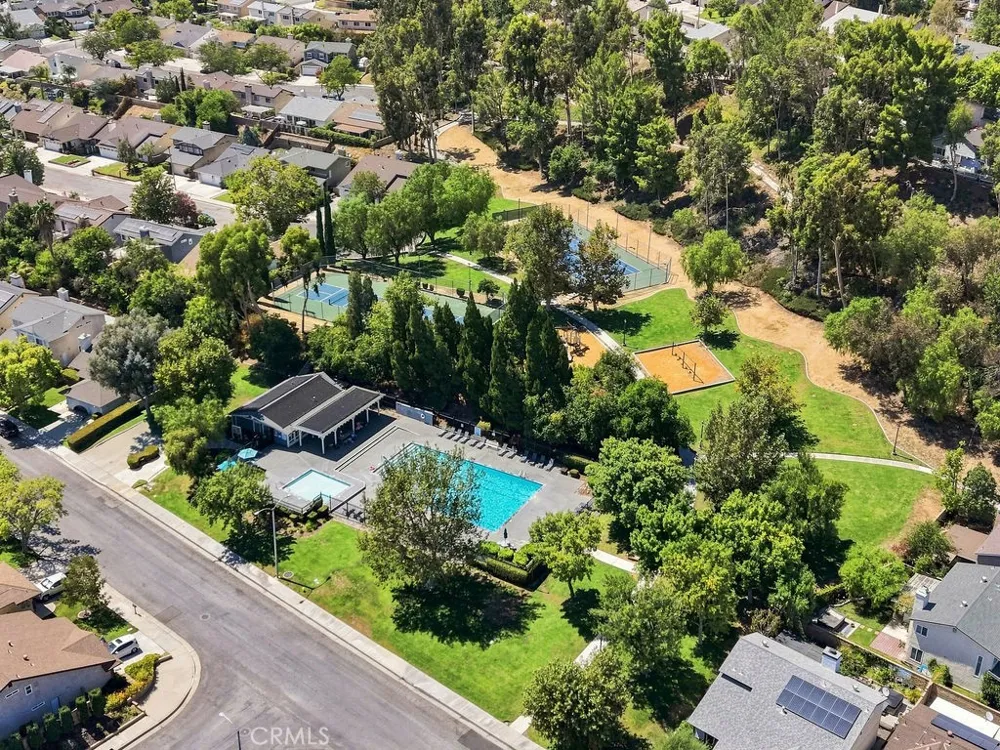 21919 Grovepark Saugus, CA 91350
