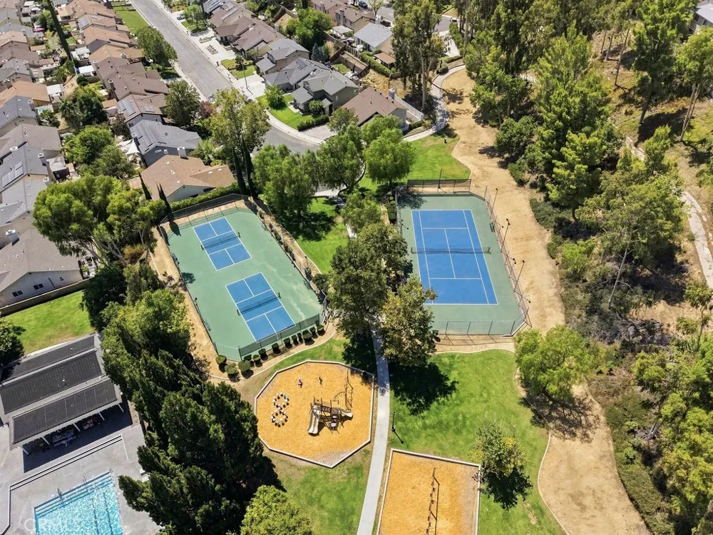21919 Grovepark Saugus, CA 91350