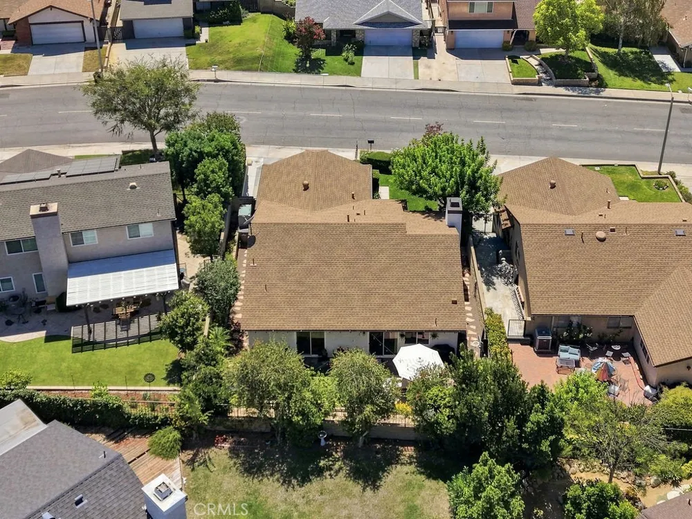 21919 Grovepark Saugus, CA 91350