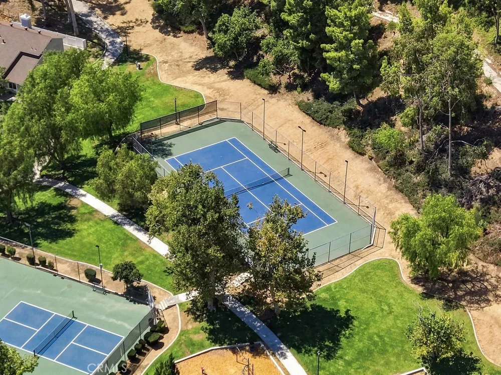21919 Grovepark Saugus, CA 91350