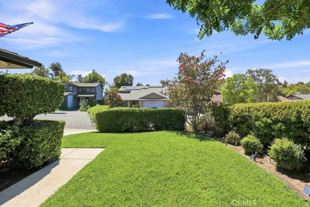 21919 Grovepark Saugus, CA 91350