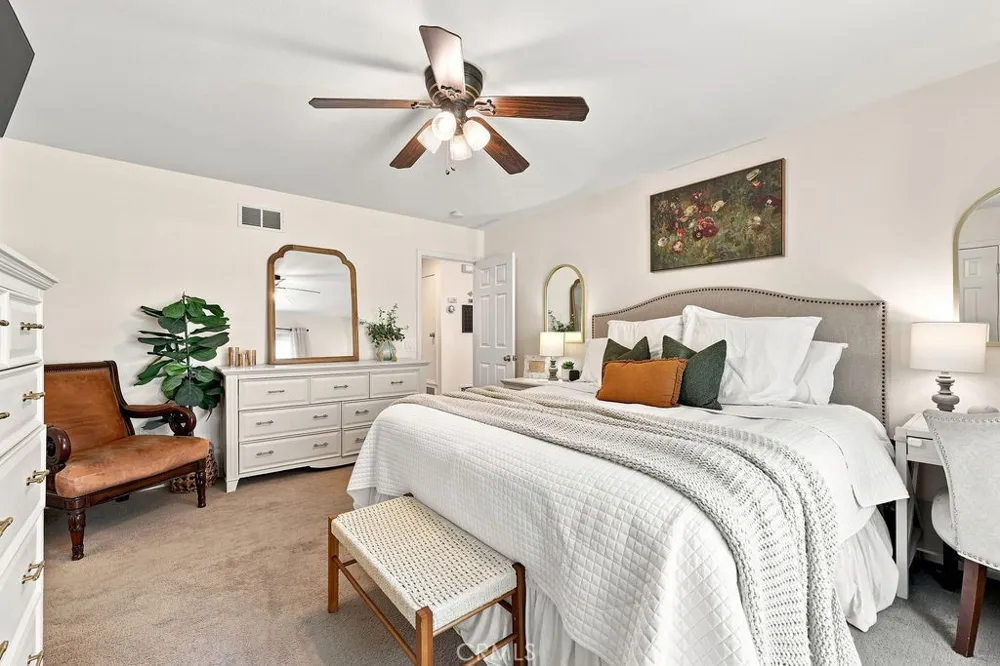21919 Grovepark Saugus, CA 91350