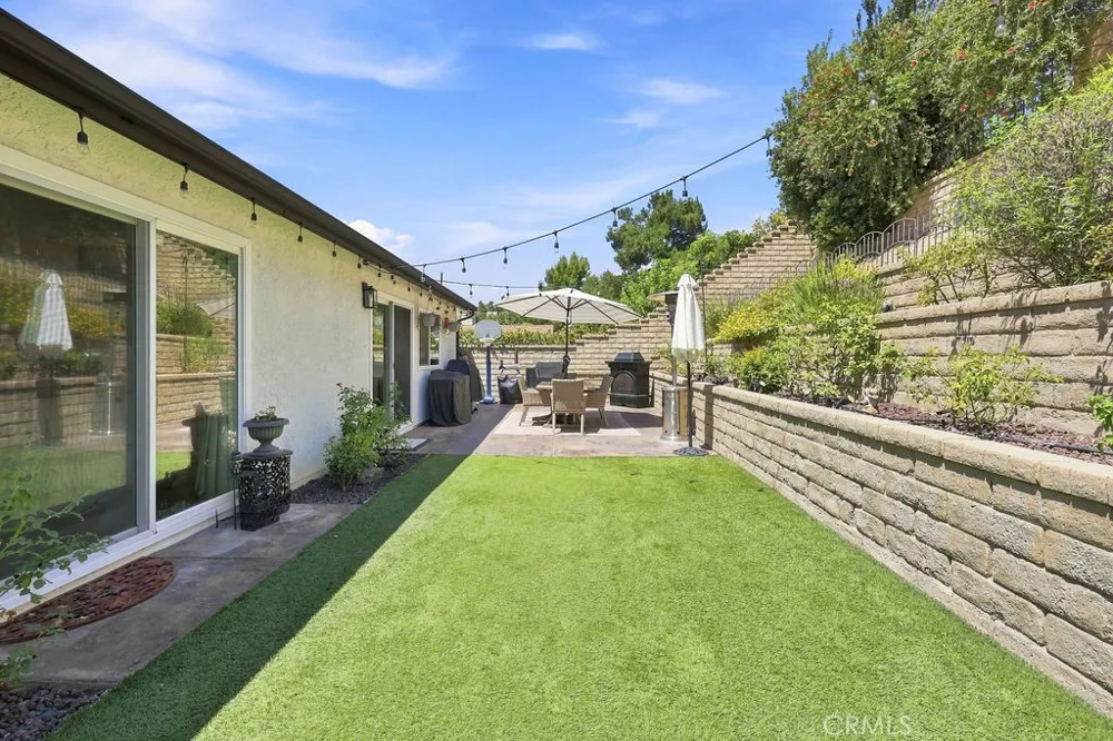 21919 Grovepark Saugus, CA 91350