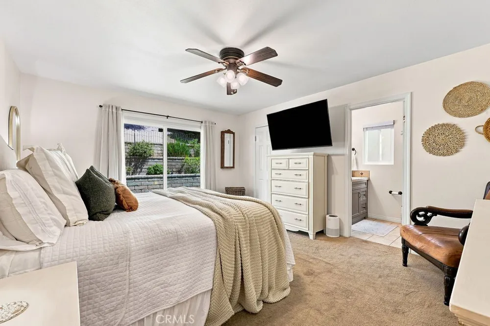 21919 Grovepark Saugus, CA 91350