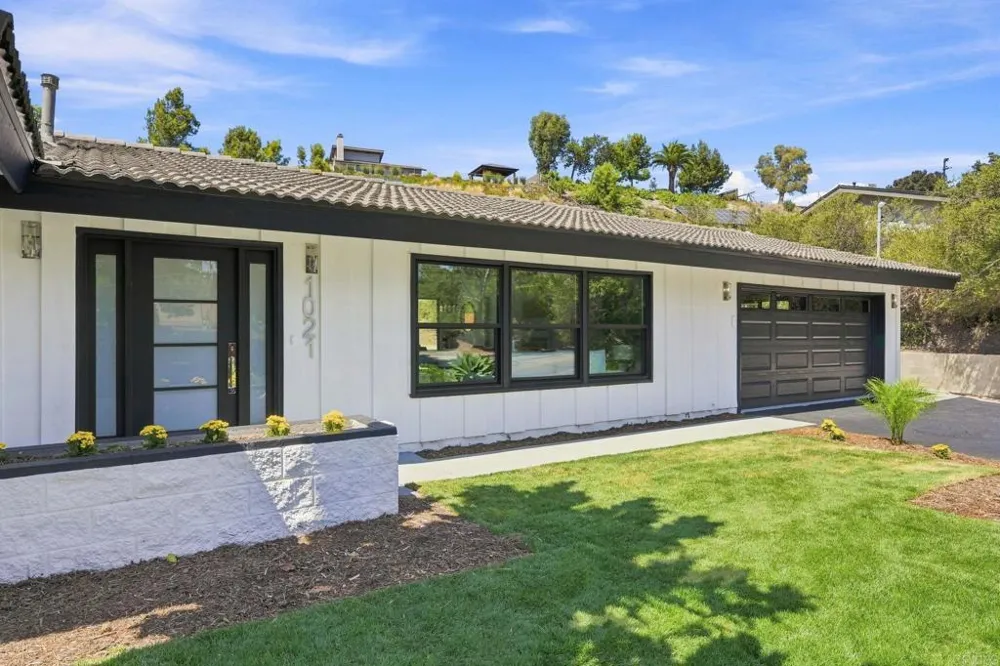 1021 Calle Escarpada Bonita, CA 91902