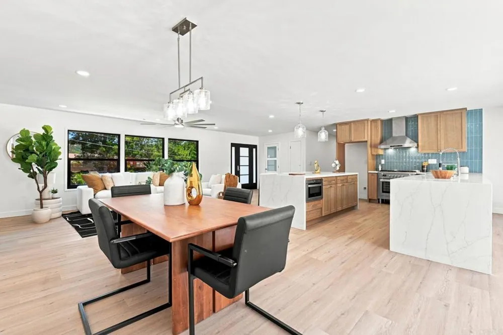 1021 Calle Escarpada Bonita, CA 91902