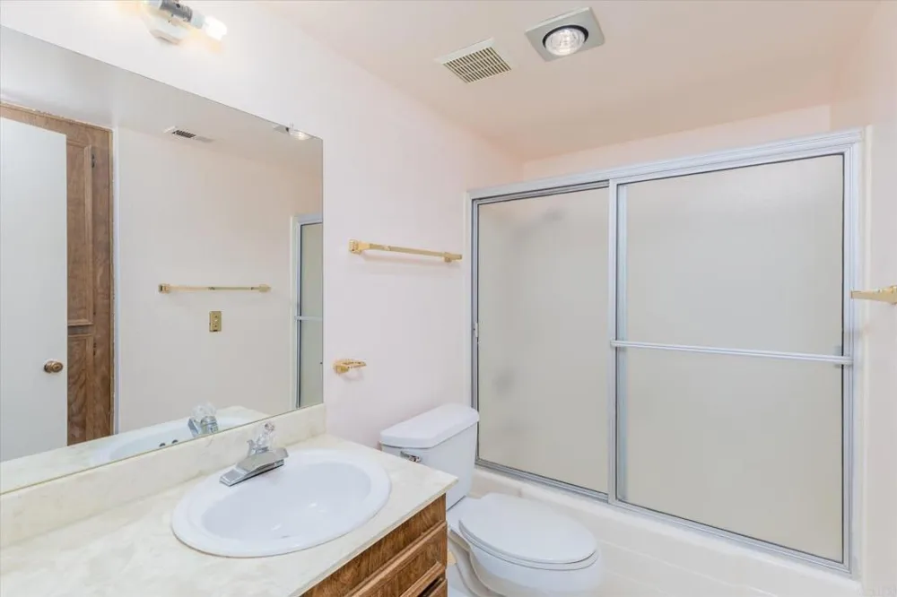 272 Roanoke Road El Cajon, CA 92020