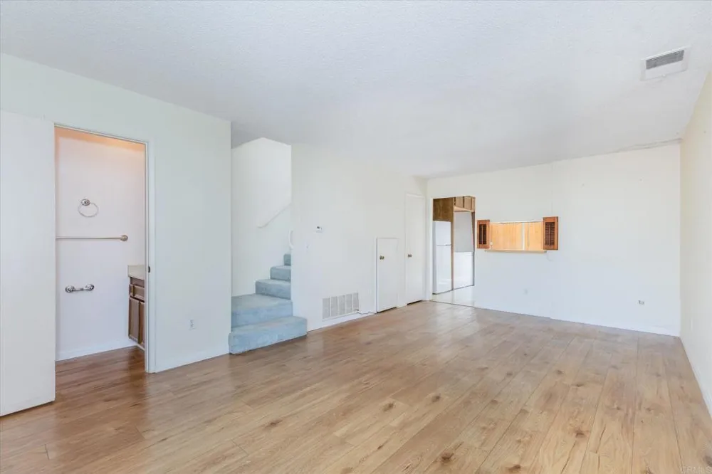 272 Roanoke Road El Cajon, CA 92020