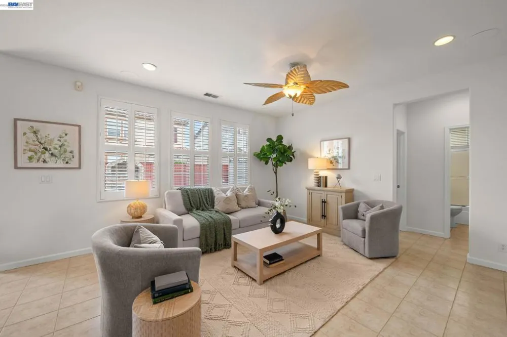 2793 Sunset Dune Way Hayward, CA 94545