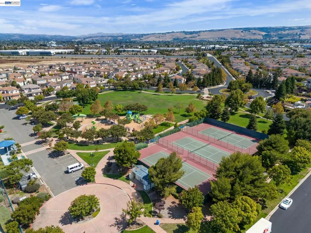 2793 Sunset Dune Way Hayward, CA 94545