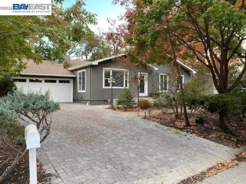 105 Roberta Ave