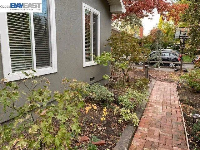 105 Roberta Ave Pleasant Hill, CA 94523