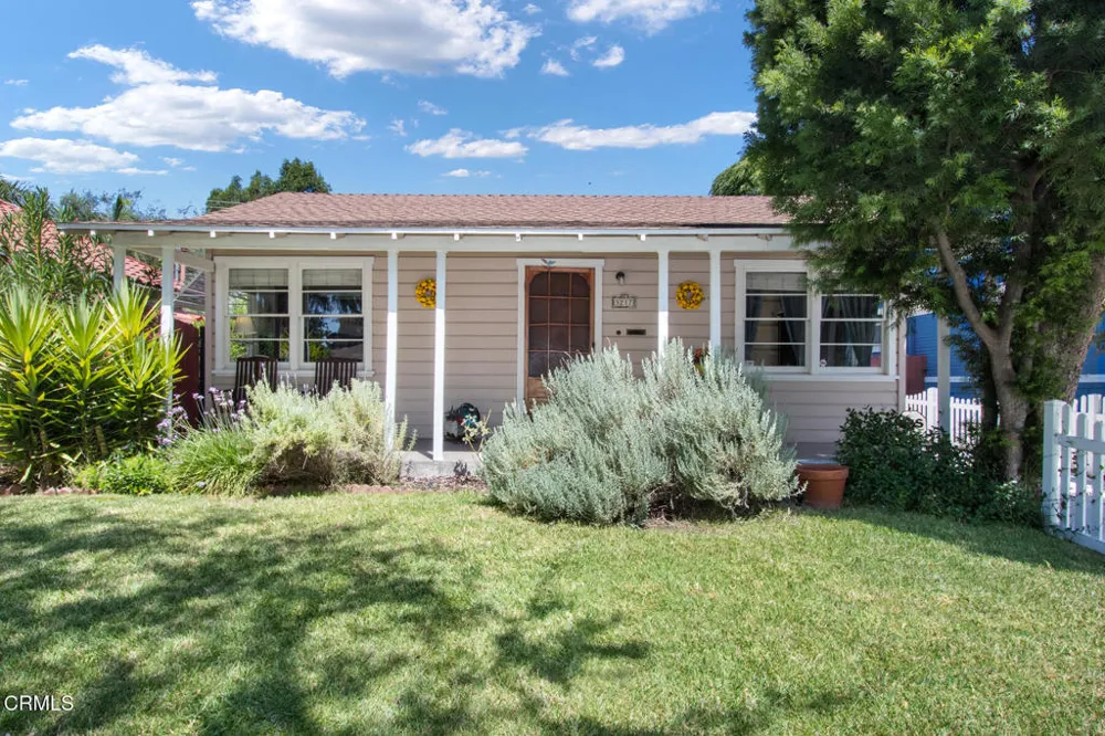 3217 Estado Street Pasadena, CA 91107