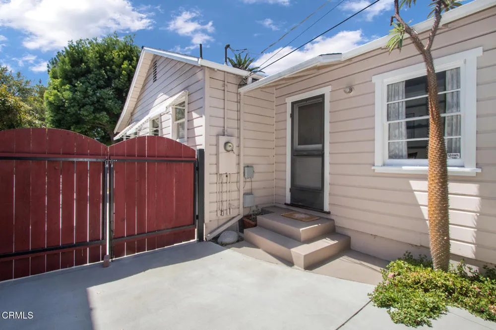 3217 Estado Street Pasadena, CA 91107
