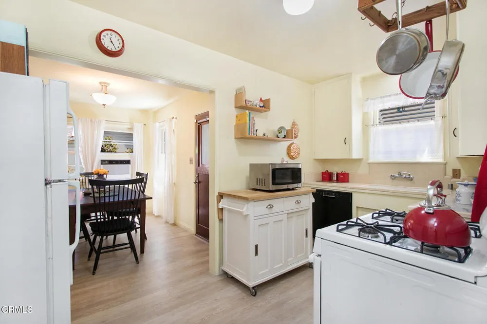 3217 Estado Street Pasadena, CA 91107