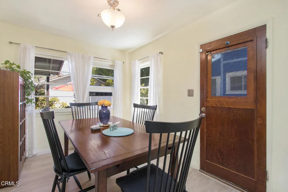 3217 Estado Street Pasadena, CA 91107