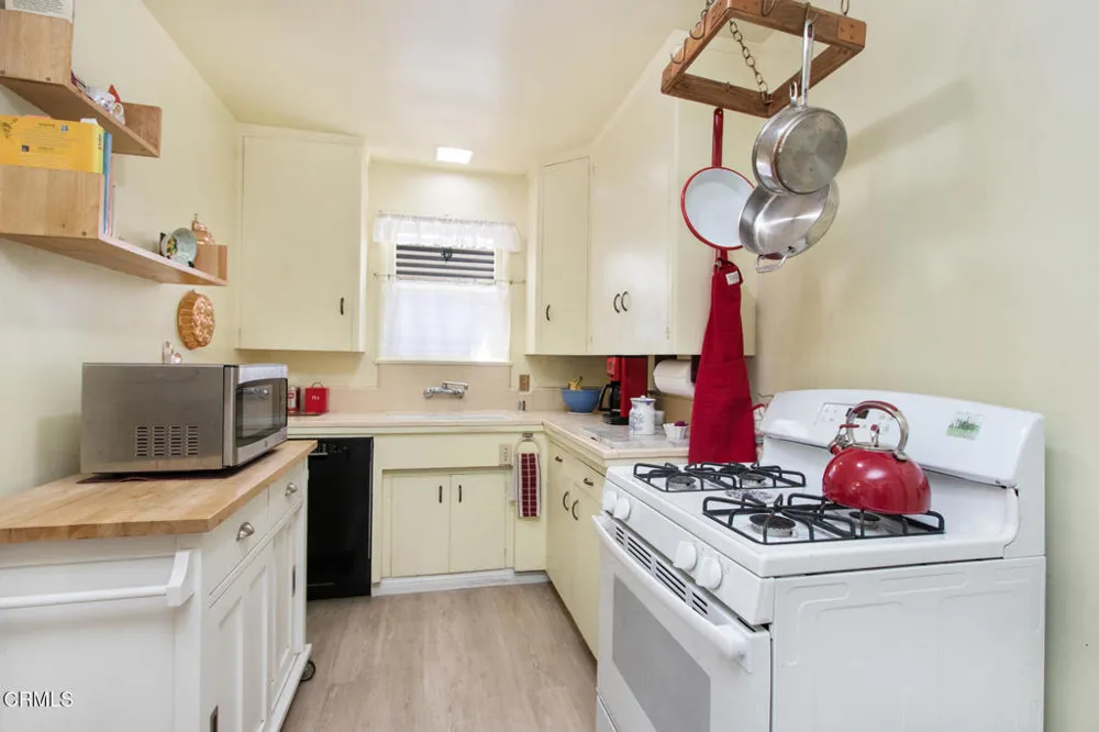 3217 Estado Street Pasadena, CA 91107