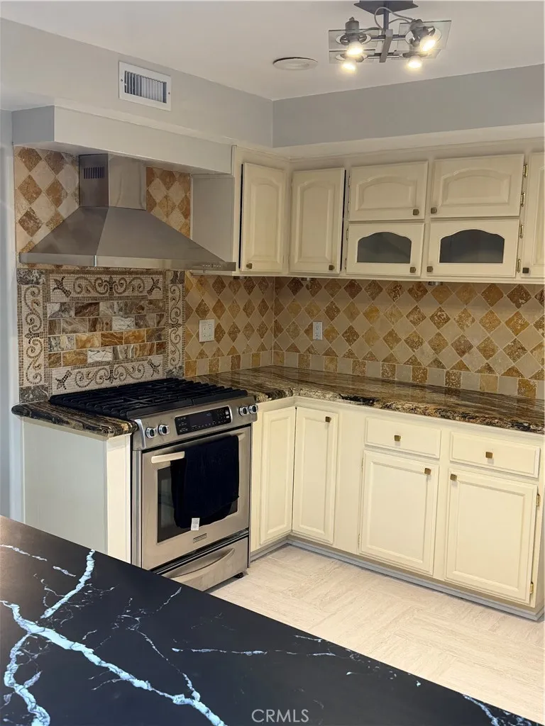 8031 Joan Cir La Palma, CA 90623