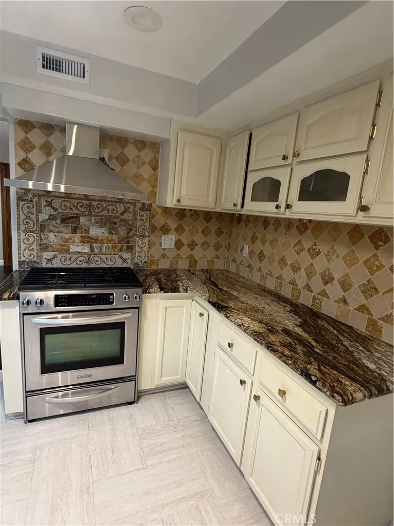 8031 Joan Cir La Palma, CA 90623