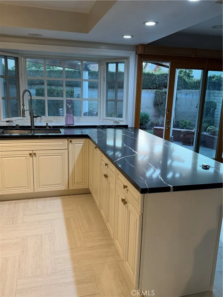 8031 Joan Cir La Palma, CA 90623
