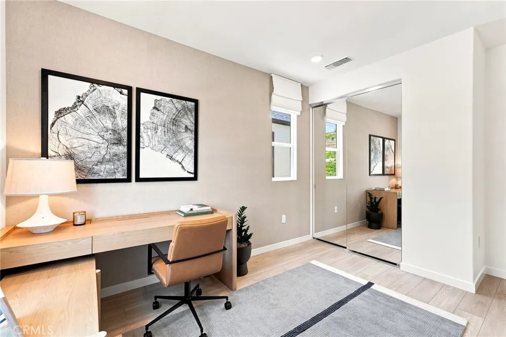 27235 Reed Lane Valencia, CA 91381