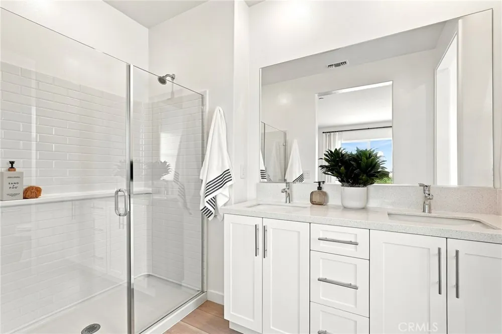 27235 Reed Lane Valencia, CA 91381