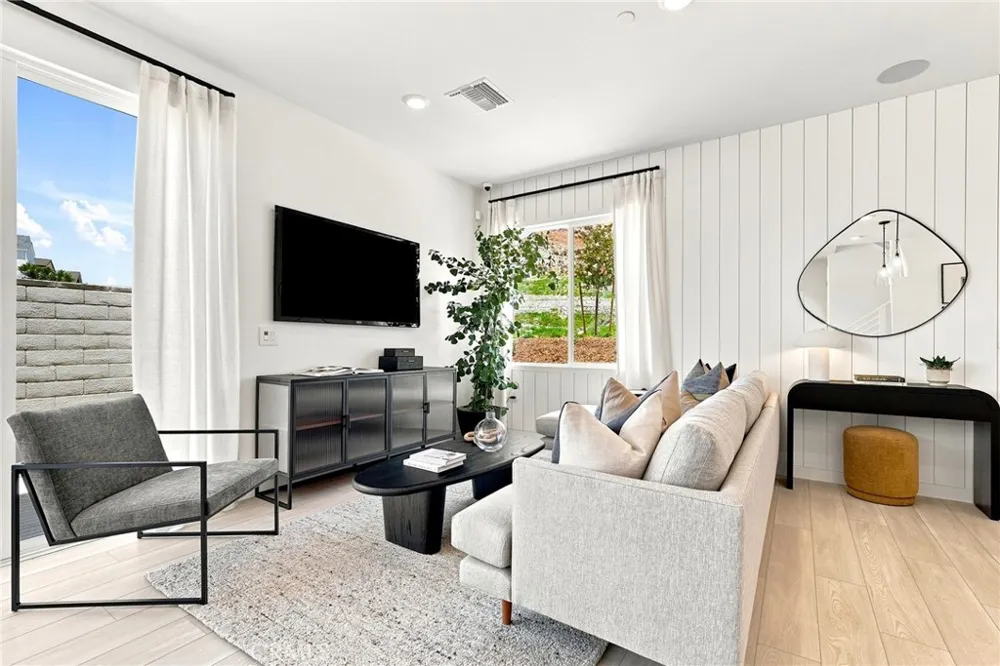27235 Reed Lane Valencia, CA 91381