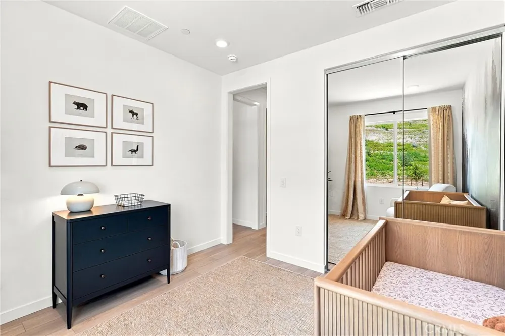 27235 Reed Lane Valencia, CA 91381