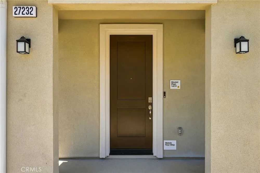 27235 Reed Lane Valencia, CA 91381