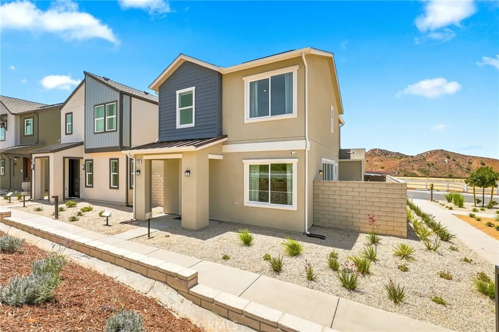 27235 Reed Lane Valencia, CA 91381