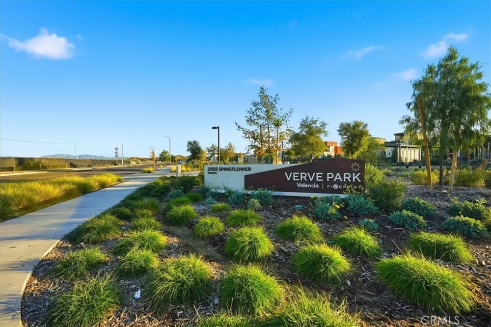 27235 Reed Lane Valencia, CA 91381