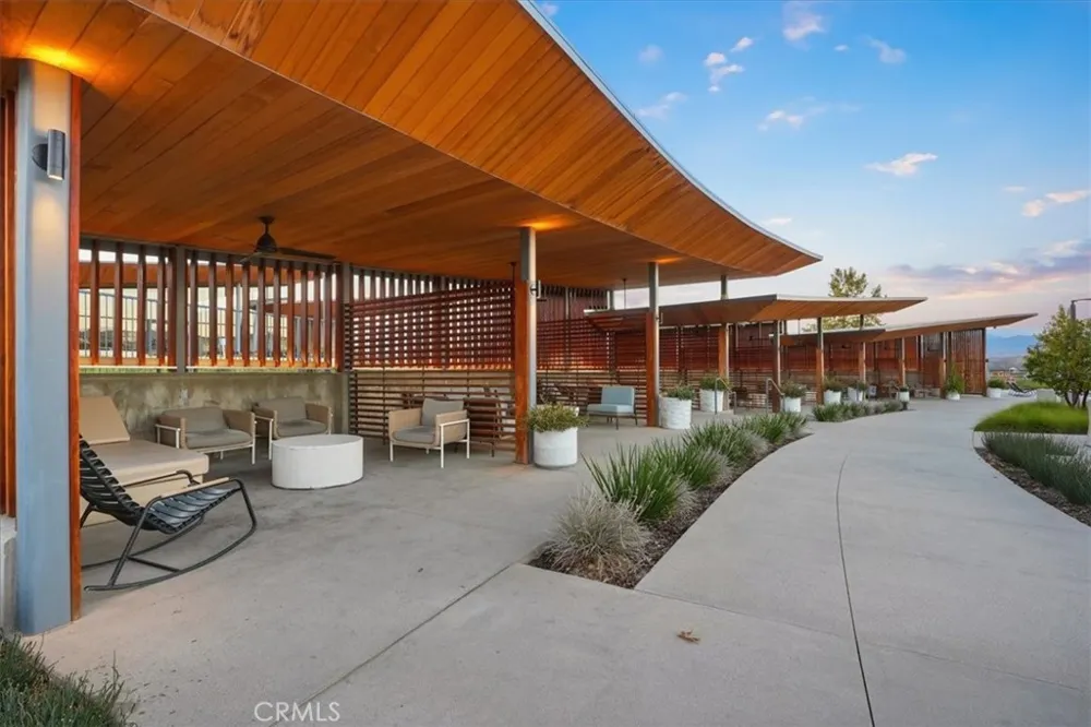 27235 Reed Lane Valencia, CA 91381